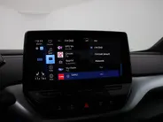 Volkswagen ID.4 Pro Business Advantage 77 kWh 204pk · SOH 95,8% · Inklap. Trekhaak · Warmtepomp · Stuur- & Stoelverwarming · 20'Velgen · ACC · Apple/Android Car Play ·