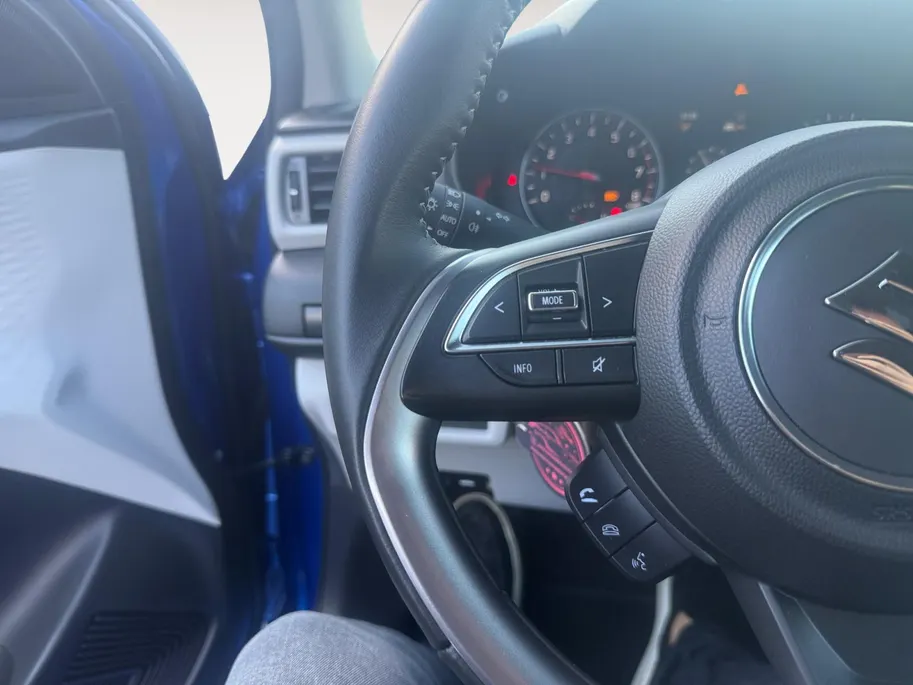 Suzuki Swift 1.2 Select Smart Hybrid Automaat | Navigatie | Apple Carplay/Android auto | Stoelverwarming | Camera | DAB | Adaptief Cruise Control | Airco