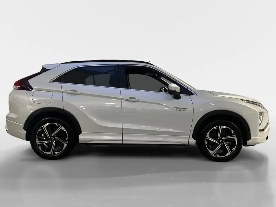 Mitsubishi Eclipse Cross 2.4 PHEV Prestige | All-Seasonbanden | Trekhaak + 13-Polige Stekker | Glazen schuif-/kanteldak |  Stoel- en stuurverwarming | Elektrisch verstelbare Voorstoelen   | Apple Carplay / Android Auto | Parkeersensoren Voor + Achter | Camera Achter | Cruise Cont