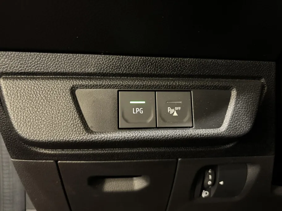 Dacia Sandero 100PK TCe Bi-Fuel Essential | 1e eigenaar | Trekhaak | Airco | Bluetooth | Parkeersensoren | Cruise Control | LED Koplampen | Camera | Lichtmetalen Velgen |