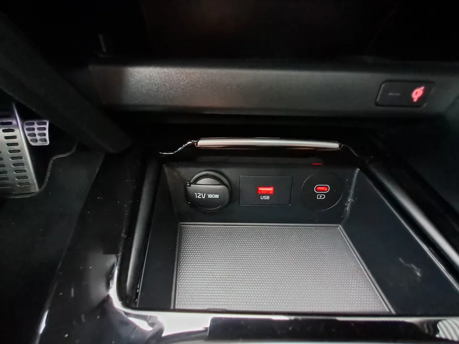 Kia Ceed Sportswagon 1.0 T-GDi ExecutiveLine Navigatie GROOT scherm | Camera | Cruise | Panorama schuif/kanteldak | Dode hoek | Apple Carplay/Android Auto | Stoel/stuur verwarming | JBL | Elektr. achterklep