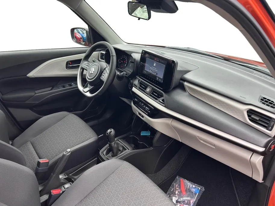 Suzuki Swift 1.2 Select Smart Hybrid | Actiekorting €2200,- | Private Lease vanaf €299,- p/m | Beperkte Voorraad  | 6 speakers | Lederen stuurwiel | Stoelverwarming |