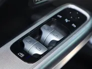 Mercedes-Benz E-Klasse 300 e 4MATIC Exclusive Line l Nightpakket l Memory l Digital light