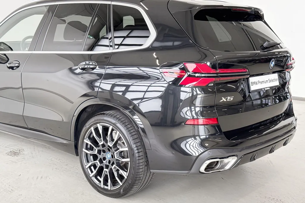 BMW X5 xDrive50e Launch Edition Innovation Pack