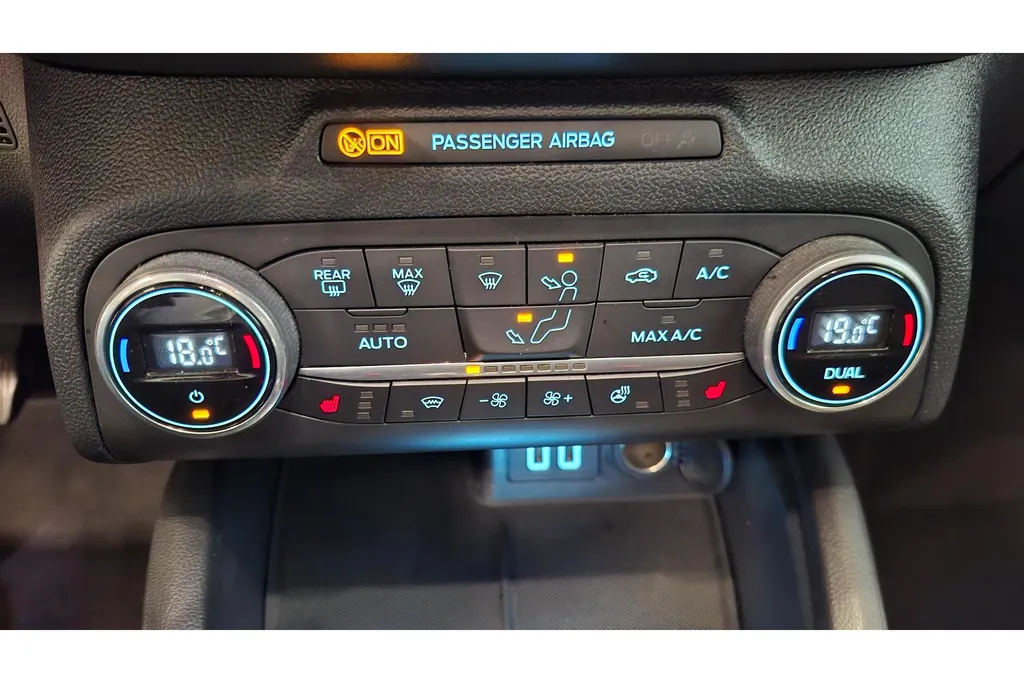 Ford Focus Wagon 1.0 EcoBoost 125PK Hybrid ST Line Business | Winter Pack | Achteruitrij camera | NL Auto |