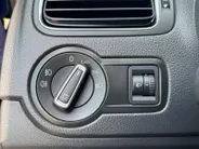 Volkswagen Polo 1.0 Bluemotion Edition | NL auto | Automaat | Parkeersensoren voor en achter | 15' lichtmetalen velgen | Cruise control | Airco | Elektrische ramen voor en achter | Bluetooth | Bovag garantie |