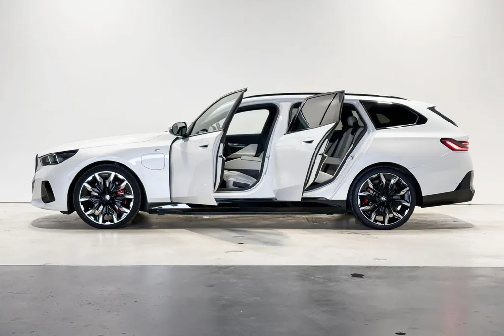 BMW 5 Serie Touring 550e xDrive Innovation Pack M Sportpakket Pro