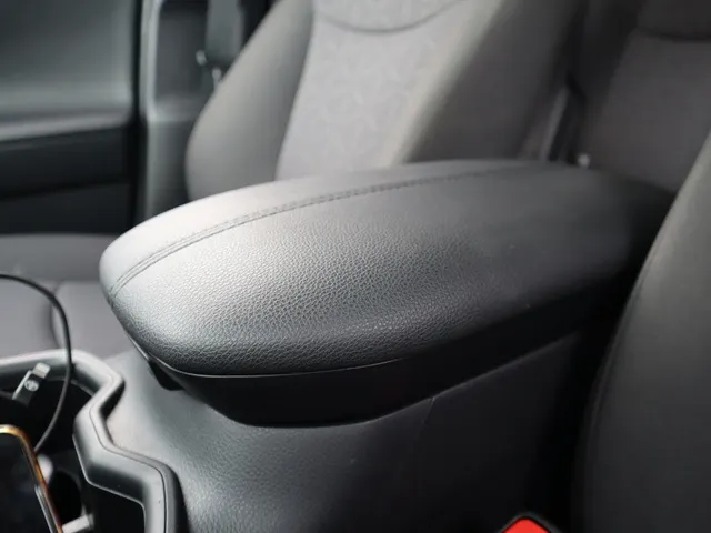 Toyota RAV4 2.5 Hybrid AWD Dynamic | Trekhaak | All Seasons