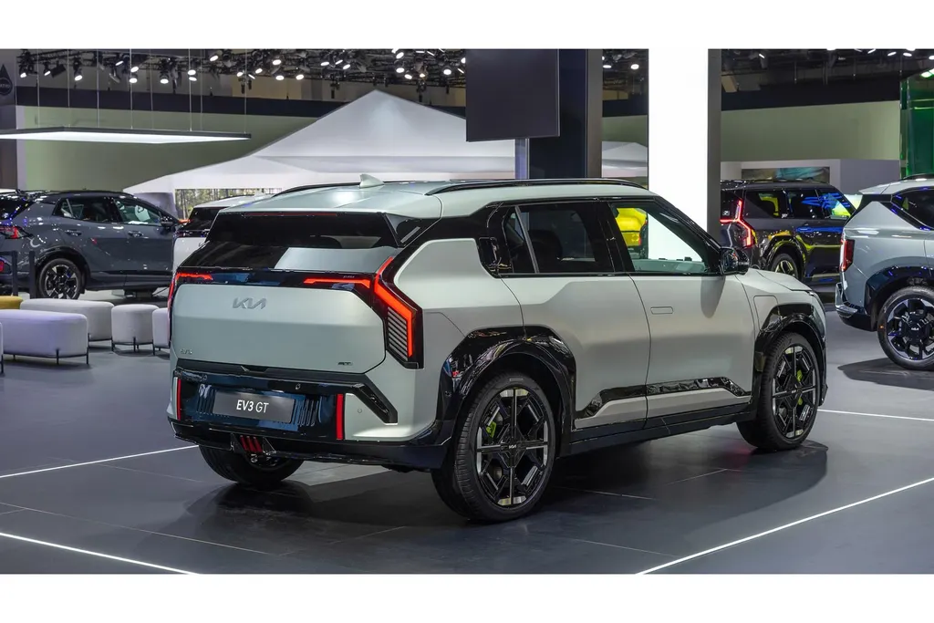 Kia EV3 GT AWD 81.4 kWh Launch control | Elektronisch adaptief onderstel met road-preview | 20' lichtmetalen GT-velgen