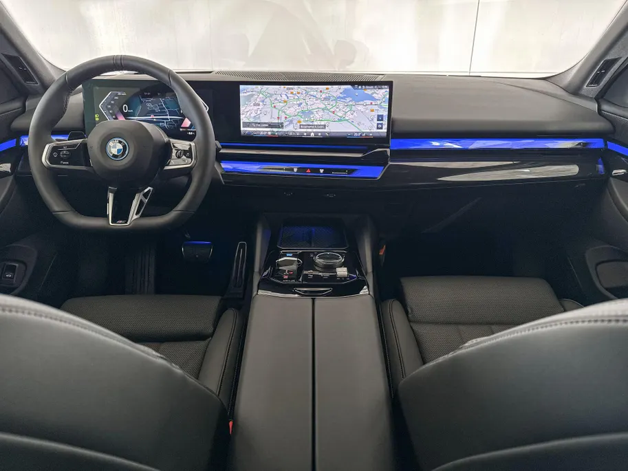 BMW i5 Touring xDrive40 84 kWh