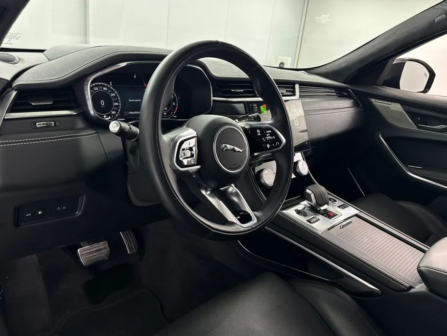 Jaguar F-PACE 2.0 P400e R-Dynamic HSE Black Pack | Panoramadak | Massagestoelen + Ventilatie | Head-Up Display