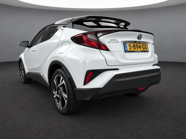 Toyota C-HR 1.8 Hybrid Style Bi-Tone | Parkeersensoren | Stoelverwarming