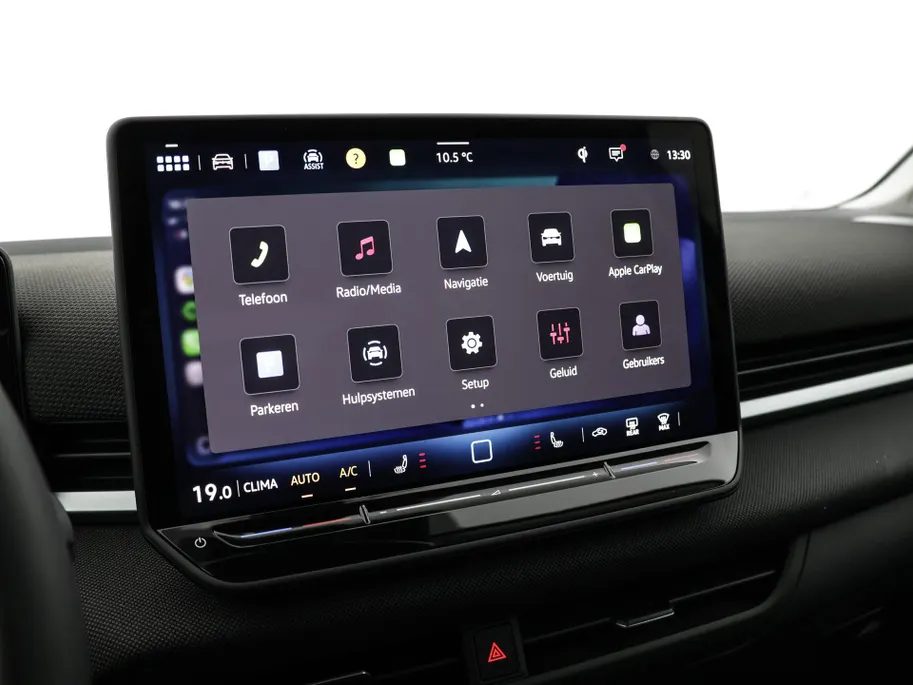 Volkswagen T-Roc Life First Edition 1.5 eTSI 116 PK 7 versn. DSG · Comfort pakket · Achteruitrijcamera ·