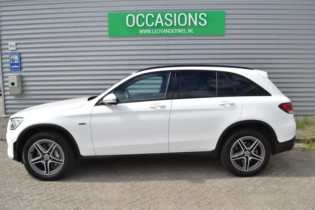 Mercedes-Benz GLC 300E AMG LINE 4MATIC|BURMESTER|NAVI|TREKHAAK