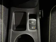 Renault Captur 90PK TCe Techno | Pack Winter | Navi | Climate Control | Camera | Parkeersensoren | Apple CarPlay/Android Auto | Lichtmetalen Velgen | Full LED | Armsteun | Digital Cockpit |