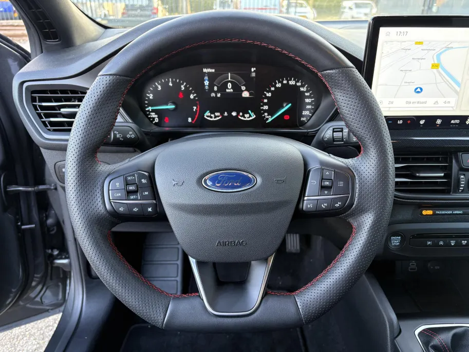 Ford Focus Wagon 1.0 EcoBoost Hybrid ST Line