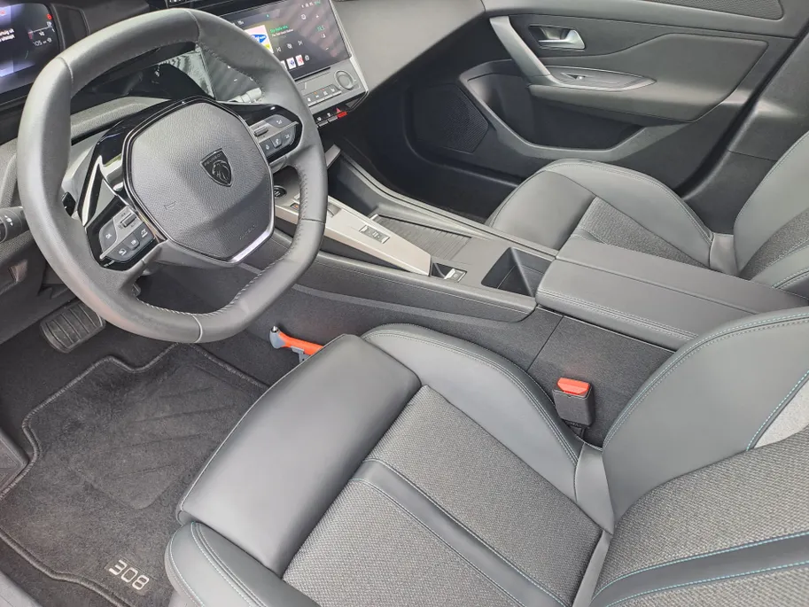 Peugeot 308 1.2 PureTech AUTOMAAT Active Pack Business | Adaptieve Cruise | Climate | Stoelverwarming | Apple Carplay/Android Auto