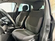 Renault Captur 120PK TCe Intens Automaat | Trekhaak | Navi | LM Velgen Hoogglans Zwart | Camera | Parkeersensoren | Full LED | Climate Control | Cruise Control | Keyless Entry | Elektrische Ramen & Spiegels | Licht & Regen Sensor |