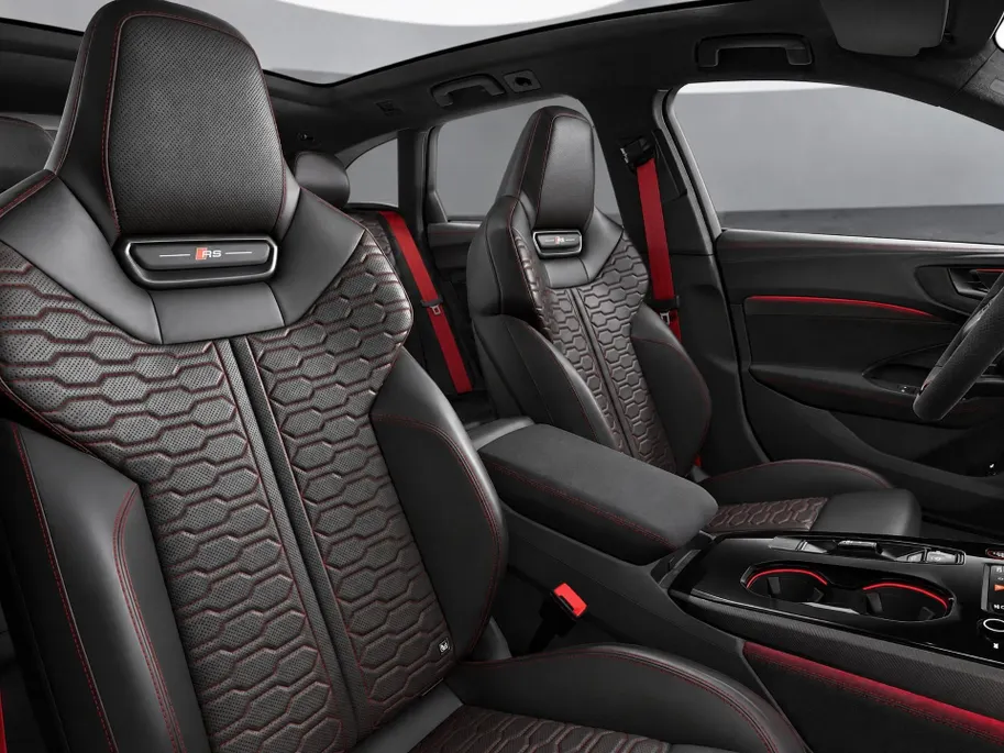 Audi RS5 Avant e-hybrid quattro 639 PK · Audi Sportpakket · Keramisch · Optiekpakket Carbon · Trekhaak