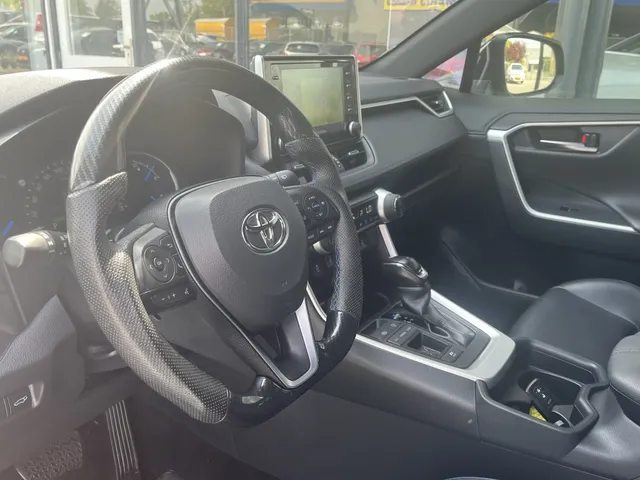 Toyota RAV4 2.5 Hybrid Bi-Tone