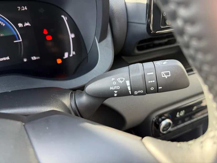 Toyota Yaris 1.5 Hybrid Dynamic | 10 jaar Fabrieksgarantie! | NIEUW! | Automaat | Achteruitrijcamera | Adapt. Cruise Control | Navigatie | Apple/Android Auto |