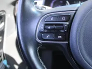 Kia e-Niro ExecutiveLine 64 kWh | Trekhaak | Warmtepomp | Stuur-/stoelverwarming + ventilatie | Leer | Camera | Stoelgeheugen | Dodehoek detectie | LED | 17' LM |