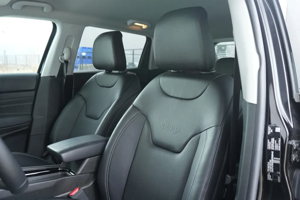 Jeep Compass 4xe 240 PK Hybrid S | Leder | Navi | Winter | Camera | 19'