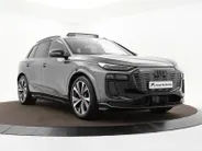 Audi Q6 e-tron S edition performance 100 kWh 306pk · SOH 97,9% · Panoramadak · 360 Camera · Inklap. Trekhaak · Luchtvering · B&O Sound · Head-Up Display · Garantie t/m 15-03-2031 of 100.000km