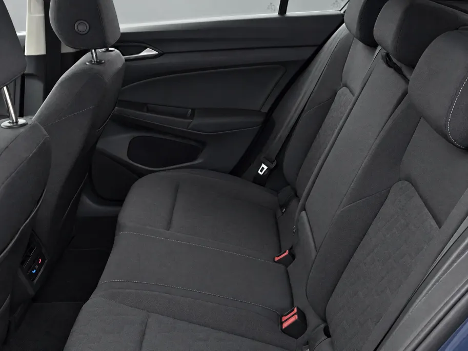 Volkswagen Golf 1.5 eHybrid Life Edition Panoramadak · Achteruitrijcamera · Draadloze telefoonlader · Stuur- & Stoelverwarming