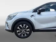 Renault Captur 90PK TCe Techno | 1e eigenaar | Schuif-Kantel Dak | Camera | Navigatie | Apple Carplay/Android Auto | Parkeersensoren | Trekhaak | Climate Control | Lichtmetalen Velgen | Full LED |