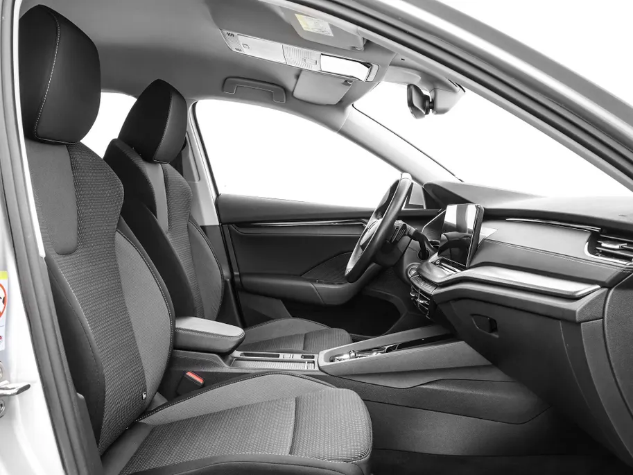 Škoda Octavia Combi 1.4 TSI iV PHEV 204pk DSG Business Edition · Stuur- & Stoelverwarming · Apple/Android Car Play · Cruise Control · Elek. Achterklep · Draadloze Telefoonlader ·