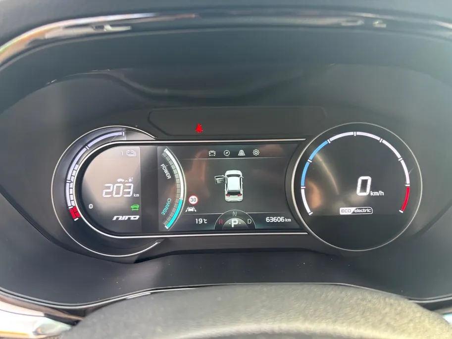 Kia e-Niro ExecutiveLine 64 kWh | Trekhaak | JBL | Memory stoelen | Stoel/stuurverwarming | Stoel ventilatie |