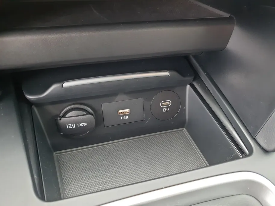 Kia Ceed Sportswagon 1.5 T-GDi DynamicLine | Navigatie | Camera | Apple Carplay / Android Auto | Parkeersensoren achter | Climate control |