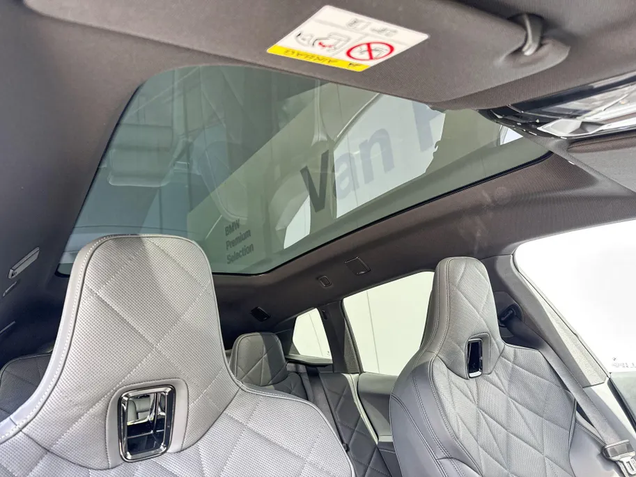 BMW iX xDrive M70