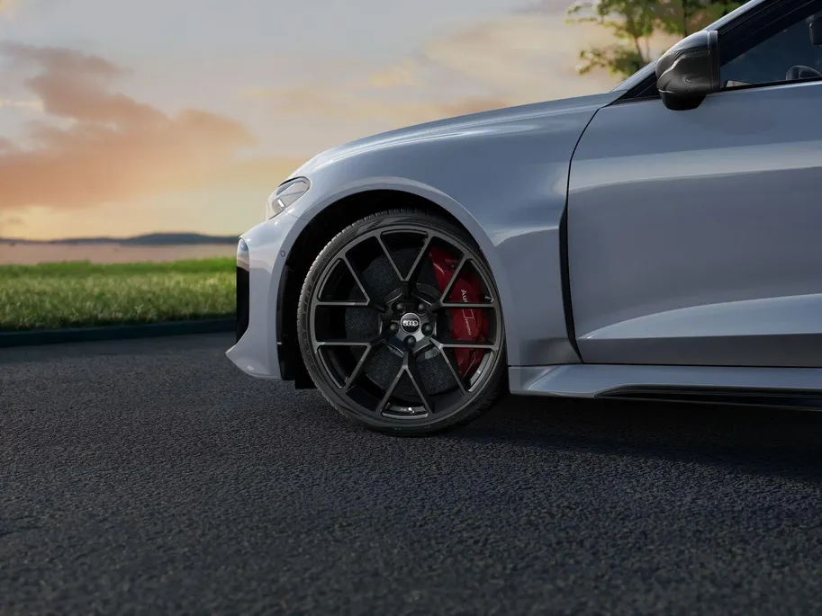 Audi RS5 Limousine 2.9 TFSI quattro 639 pk · Audi Exclusive Nardogrijs · Audi Sportpakket · Keramisch  · Optiekpakket Carbon