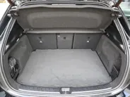 Mercedes-Benz GLA 200 Business Solution AMG l Trekhaak l Keyless l Panoramadak l Ambiente lichtpakket