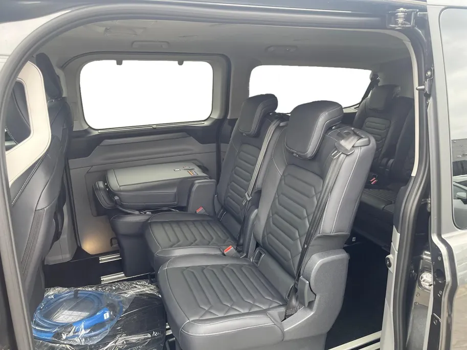Ford Tourneo Custom E-Tourneo 340 L2H1 Titanium X 8 persoons | TE BESTELLEN AUTO | Lederen interieur | Navigatie | Parkeersensoren voor en achter | 19' LM velgen| Automatische airco 3-zones