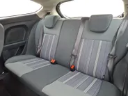 Ford Fiesta 1.25 Limited | Nieuwe Distributieriem bij aflevering | Trekhaak | All weather banden | Radio | Dealer onderhouden | Nieuwe APK | 12maanden BOVAG Garantie |