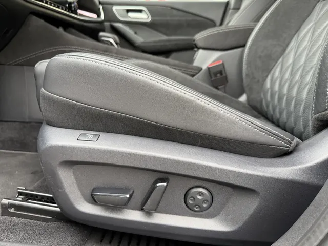 Nissan QASHQAI 1.3 Mild-Hybrid 158pk Xtronic Tekna Plus | Leder | Panoramadak | 360-Camera | App Connect | Head-Up | Keyless