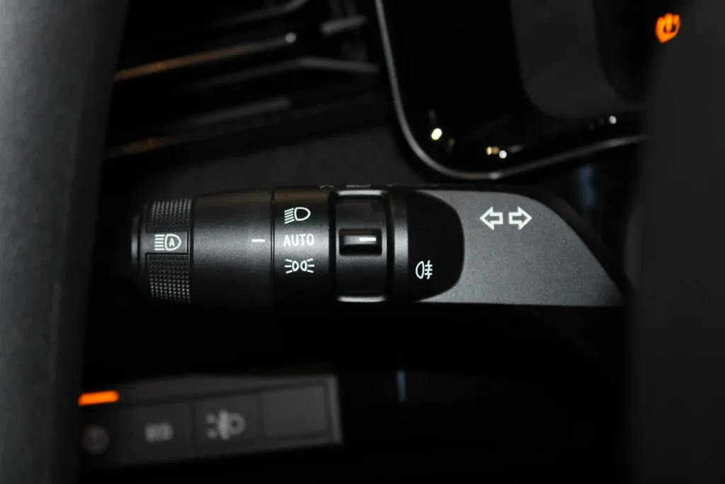 Nissan Micra ENGAGE 40 kWh | 100% electrisch | Parkeersensoren achter | Apple carplay & Android auto | Climate controle | Cruise controle | Bluetooth |