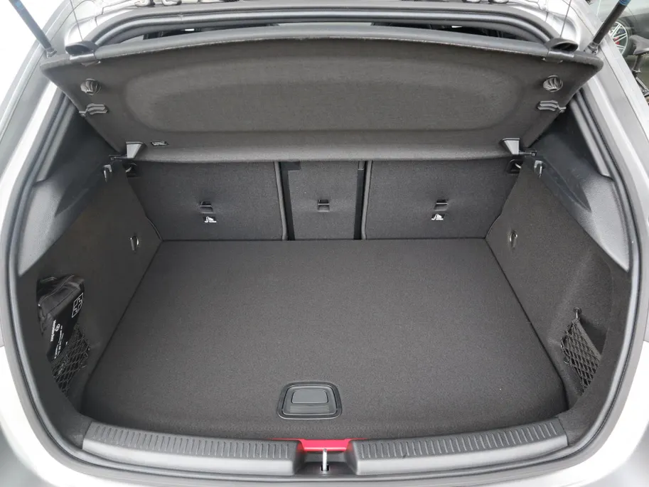Mercedes-Benz A-Klasse 250 e Star Edition AMG Line Plus
