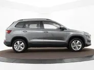 Škoda Karoq 1.5 TSI ACT 150pk DSG Business Edition · Camera · Inklap. Trekhaak · Keyless · Stuur- & Stoelverwarming · Apple/Android Car Play · ACC · Garantie t/m 02-07-2028 of 100.000km