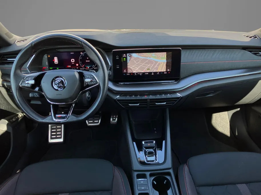 Škoda Octavia Combi 1.4TSI iV PHEV 180kW/245PK RS · Canton Audio · Navigatie · Apple/Android Car Play · Parkeersensoren