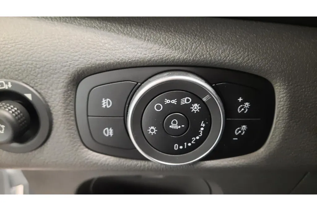 Ford Transit 350 2.0 TDCI L3H2 Trend 130PK Direct leverbaar! Met trekhaak.