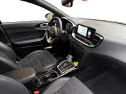 Kia Ceed Sportswagon 1.0 T-GDi MHEV Design Edition Automaat |  Cruise control Adaptief  | Camera| Stoelverwarming | Carplay & Android Auto | Fabrieksgarantie t/m 15-3-2032 +3x 1 jaar* | NAP