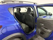 Dacia Sandero Stepway 100PK TCe ECO-G Up&Go | 1e eigenaar | Navi | Camera | Parkeersensoren | Apple CarPlay/Android Auto | Lichtmetalen Velgen | Climate Control | Cruise Control | Armsteun |