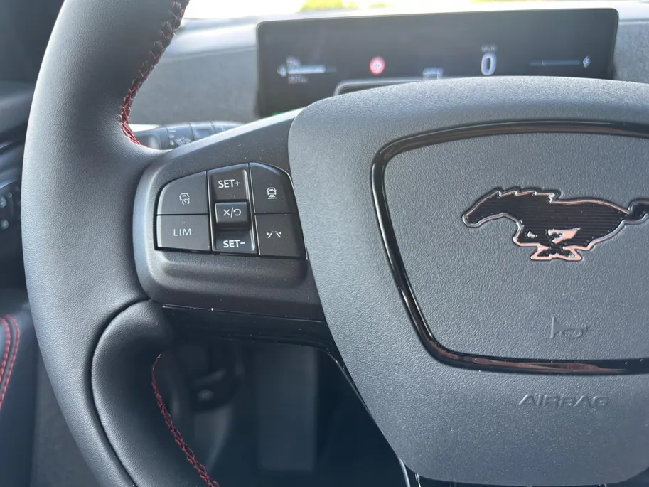 Ford Mustang Mach-E Extended Premium RWD 88 kWh | Uit Voorraad Leverbaar | Prijs Inclusief 2000 Euro Ford Voordeel | 600km WLTP Rijbereik | 19' Lichtmetalen Velgen | Elektrisch Bedienbare Achterklep met Sensor Besturing