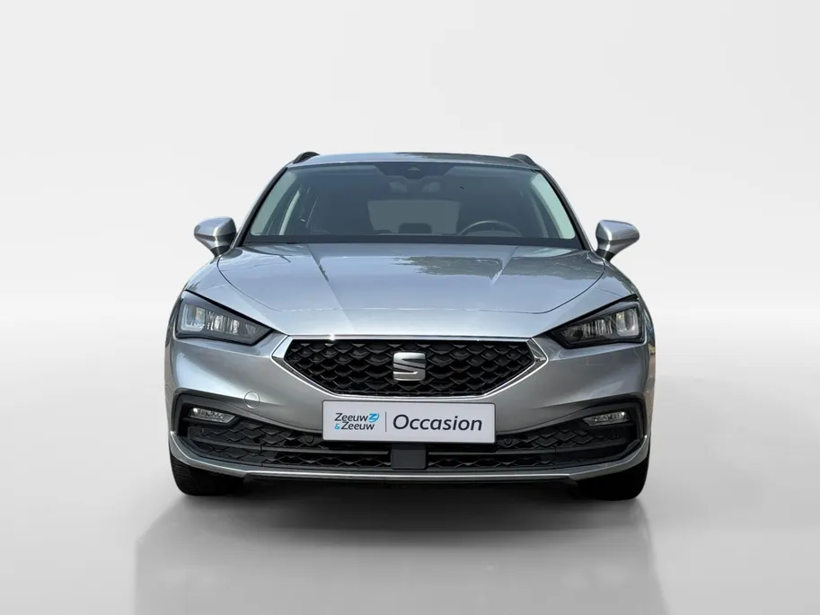 SEAT Leon Sportstourer 1.0 eTSI Style Business Intense | Metallic lak| Navigatie| Digitale cockpit| Parkeer sensoren V/A| Camera| Stuur verwarming| Keyless start| Zeer nette auto