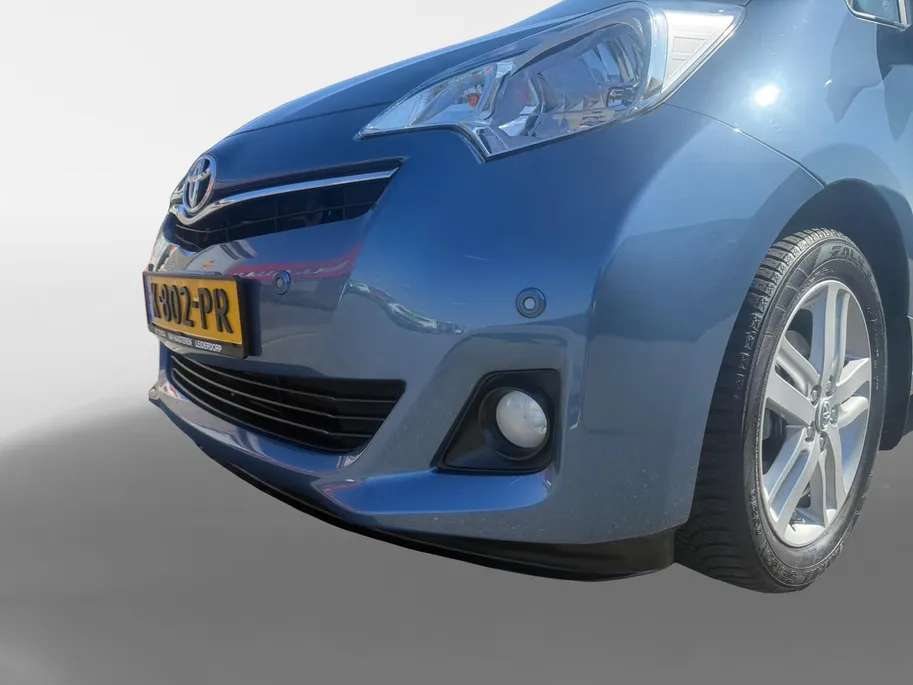 Toyota Verso-S 1.3 VVT-i Dynamic | Achteruitrij Camera | Panorama Dak | Parkeersensoren | Airco | Bluetooth | Hoge Instap | 12 Maanden Bovag Garantie