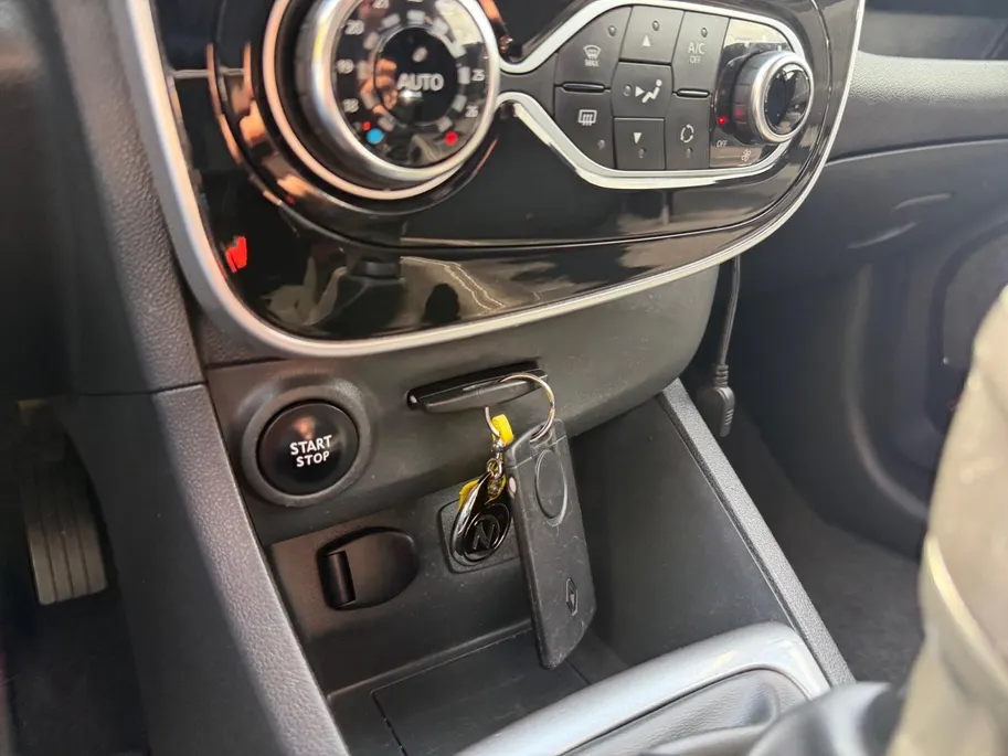 Renault Clio Estate 0.9 TCe Limited | Trekhaak | Parkeersensoren | Navigatie | Bluetooth | Cruise & Climate Control | Onderhoudshistorie | 12 Maanden BOVAG Garantie
